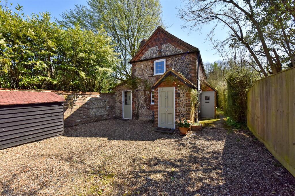 Main image of property: Beamond End, Amersham, Buckinghamshire, HP7