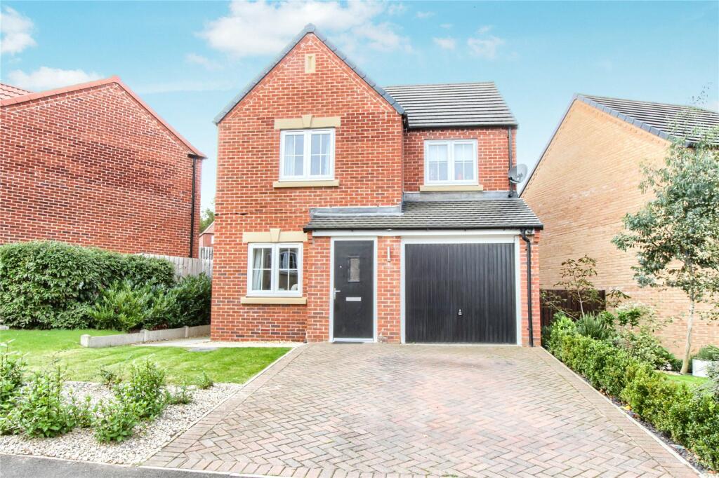 3 bedroom detached house for sale in Glaisdale Road, Guisborough, TS14
