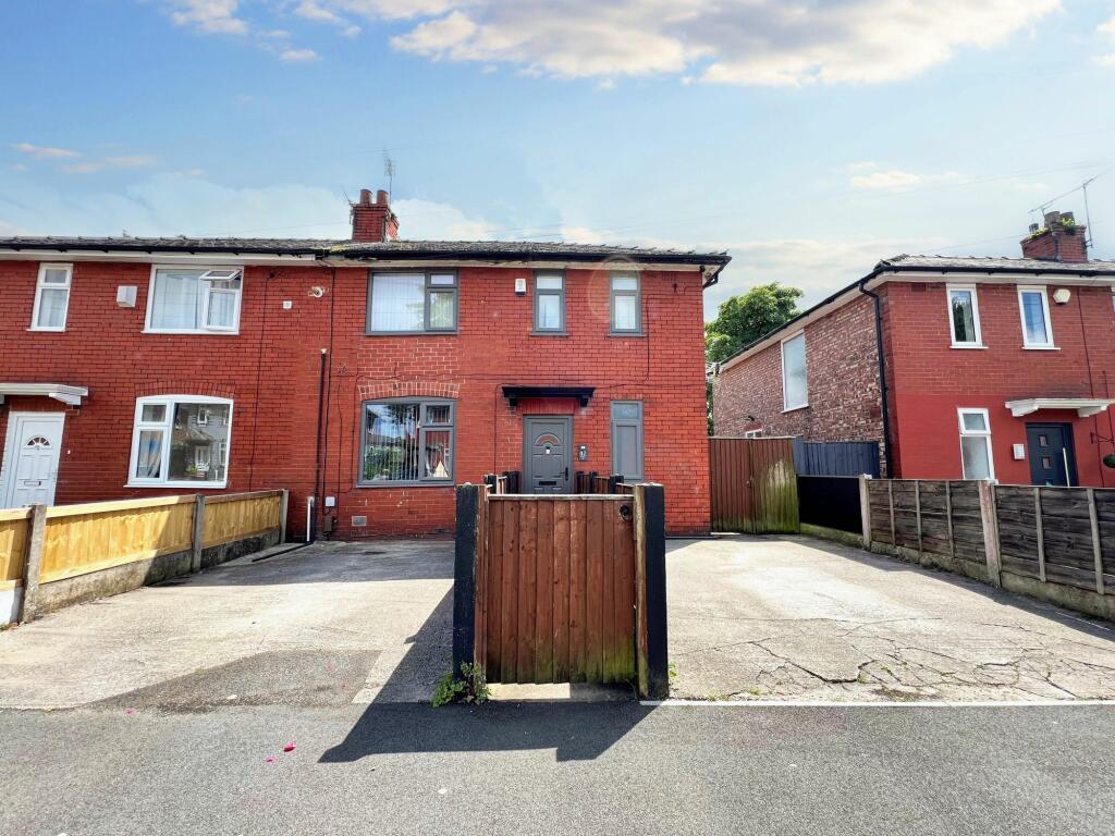 4 bedroom semidetached house for sale in Walker Road, Eccles, M30