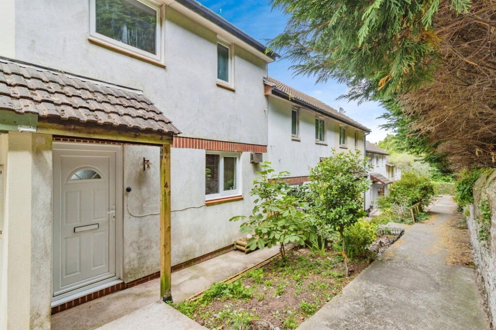 Main image of property: Rosehill Close, Torquay, TQ1 1TX