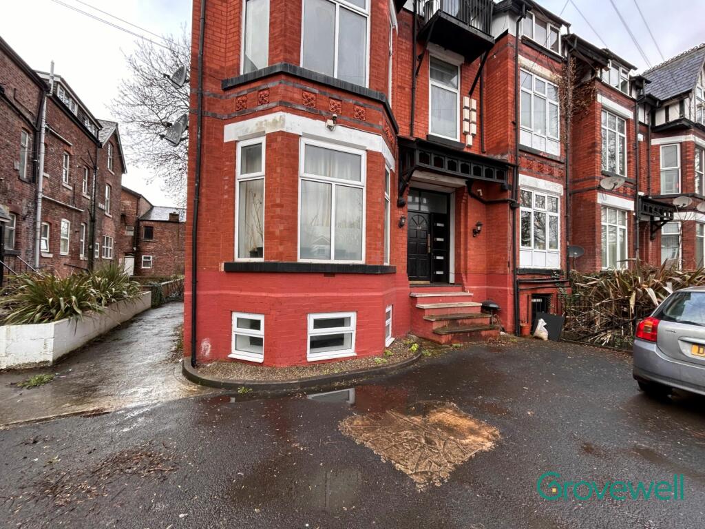 2 bedroom flat for rent in Withington Road, Manchester, M16
