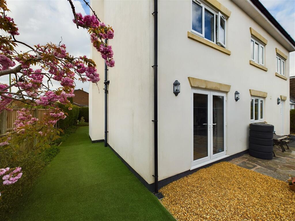 5 bedroom detached house for sale in Pennine View, Great Eccleston