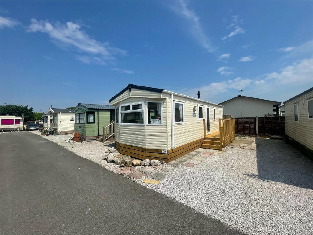 2 bedroom caravan for sale in Oxcliffe Road, Heaton With Oxcliffe