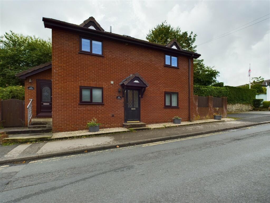 1 bedroom flat for sale in Eccleston Lodge, Raikes Road, Great