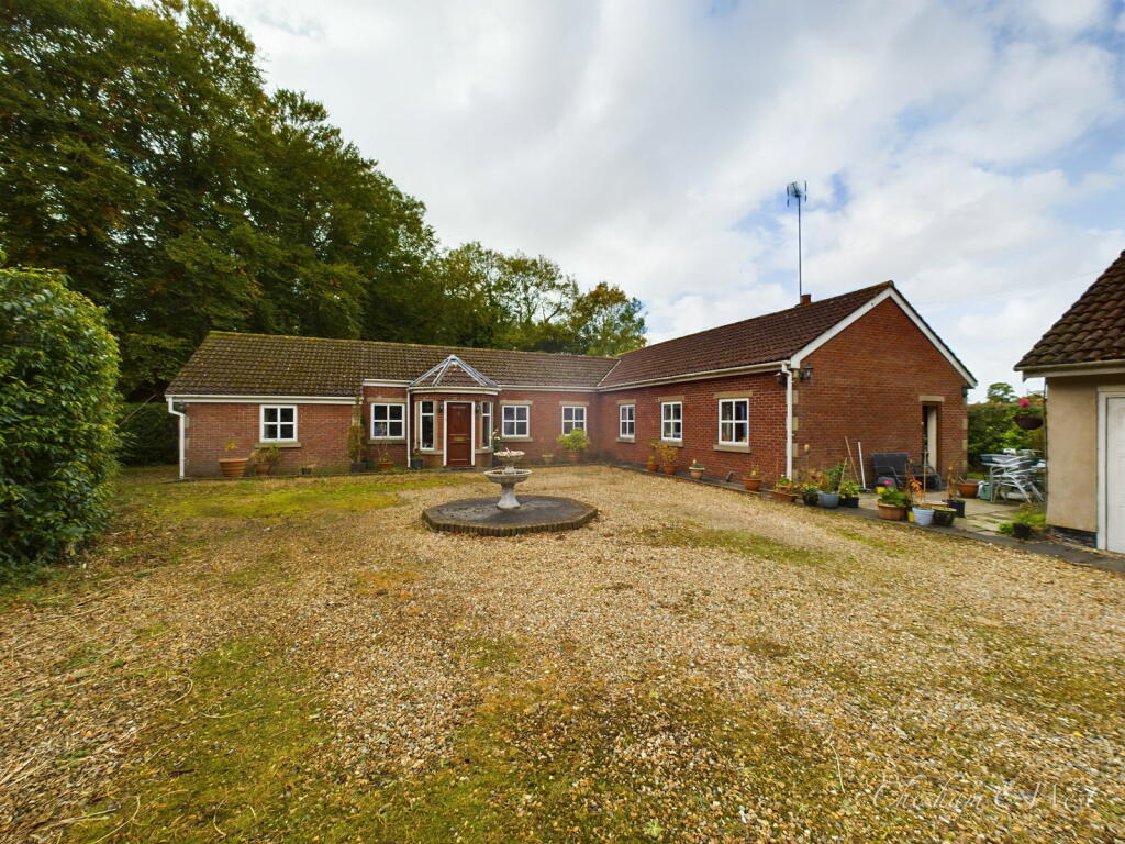 Main image of property: The Avenue, Churchtown, PR3.