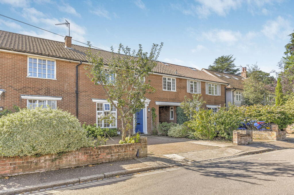 Main image of property: Temple Sheen Road, London, SW14 7RS