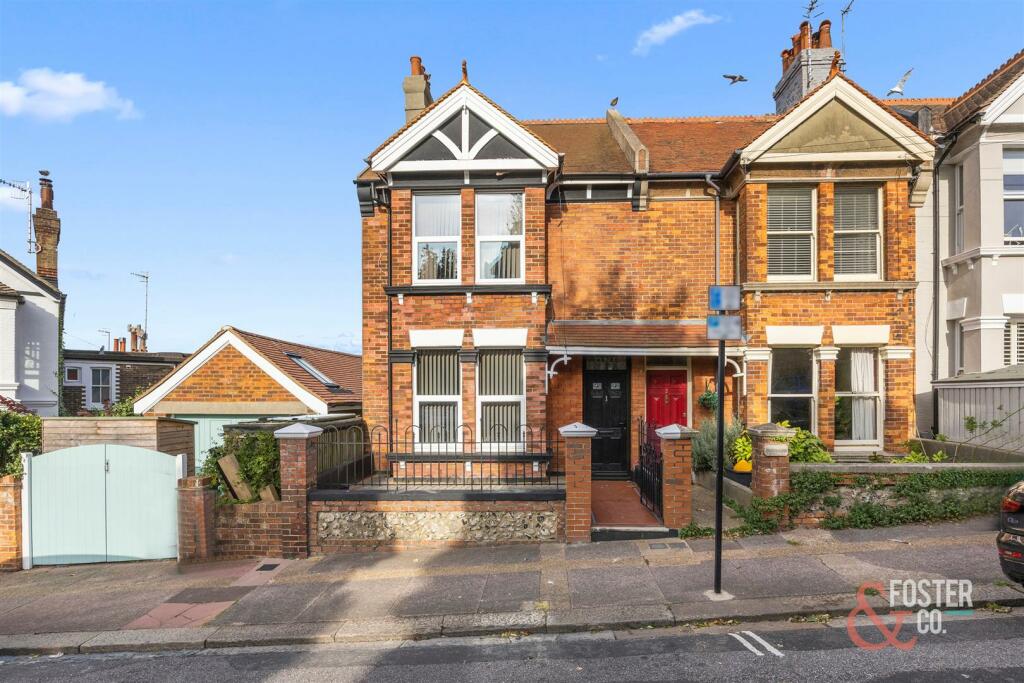 4 bedroom end of terrace house for sale in Osborne Road, Brighton, BN1