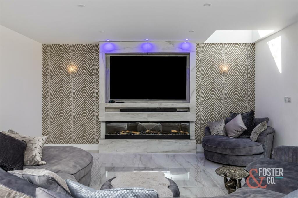 Additional property image - Eastwick Close, Brighton