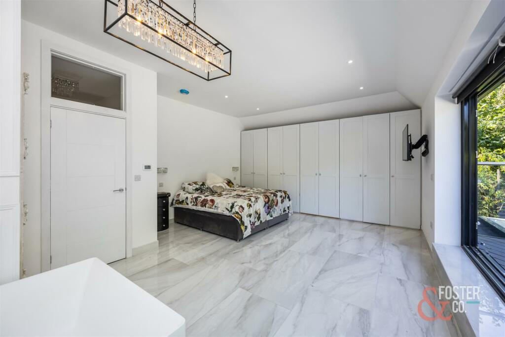 Additional property image - Eastwick Close, Brighton