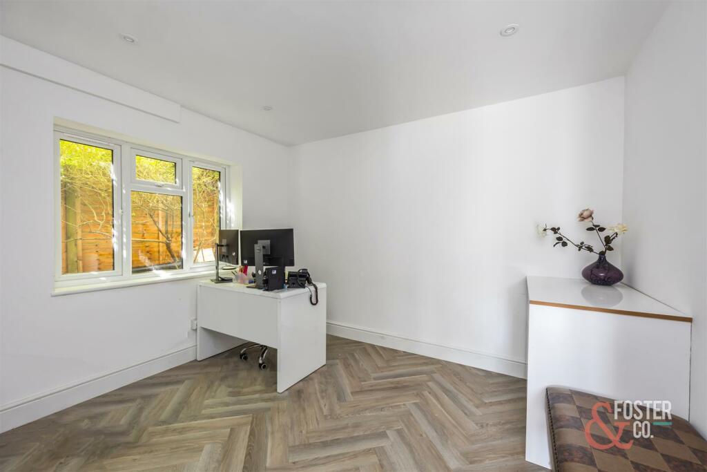 Additional property image - Eastwick Close, Brighton