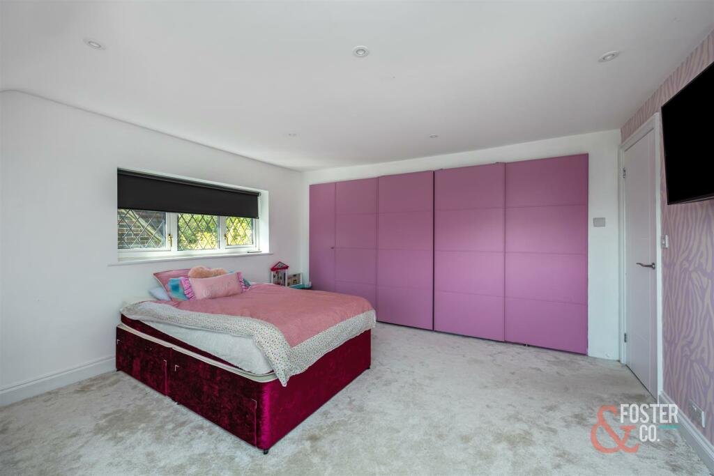 Additional property image - Eastwick Close, Brighton