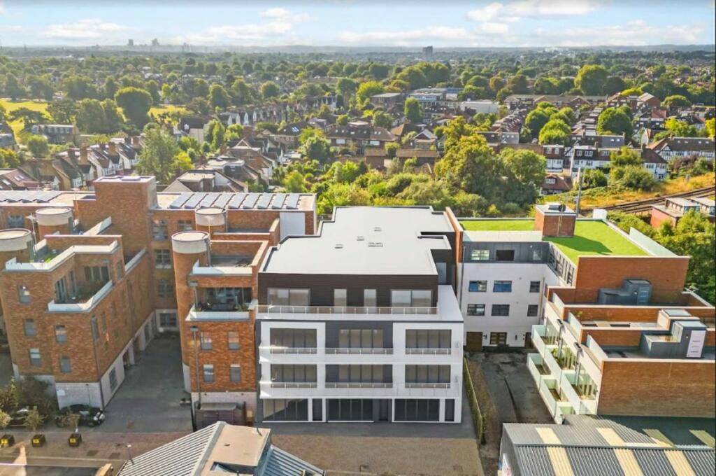 2 bedroom flat for sale in Elm Grove, Wimbledon, SW19