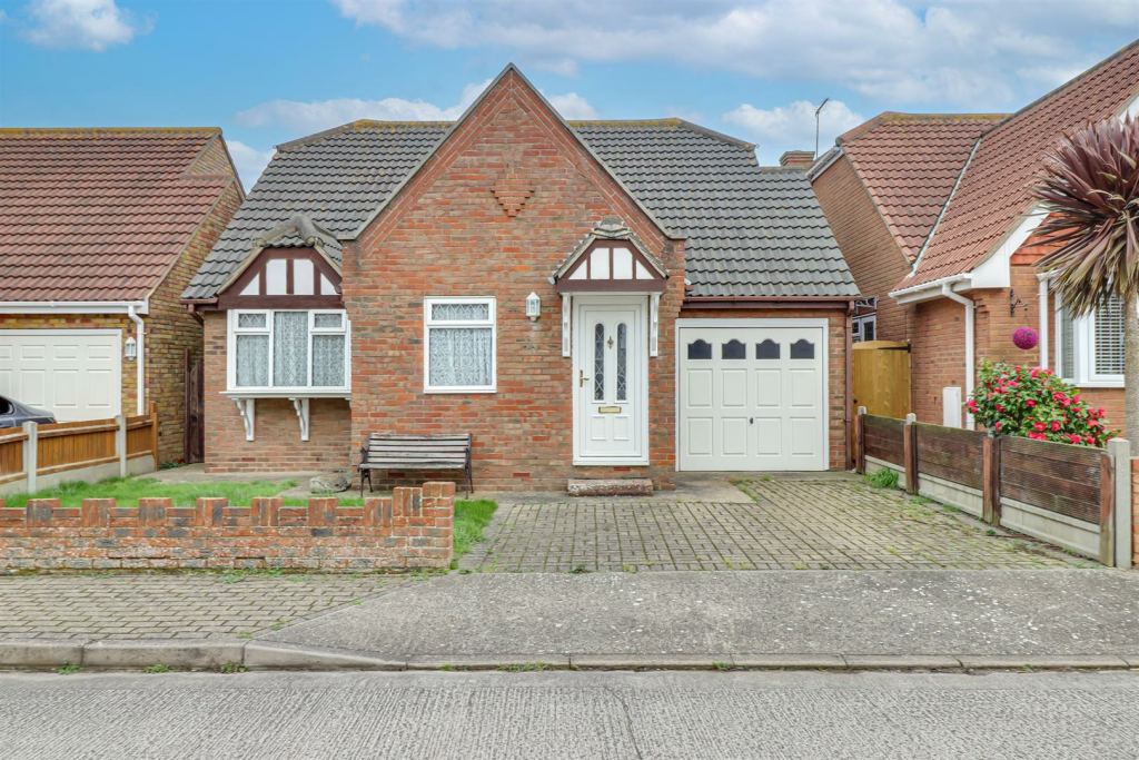 Main image of property: * IDYLLIC LOCATION * The Cherries, Canvey Island