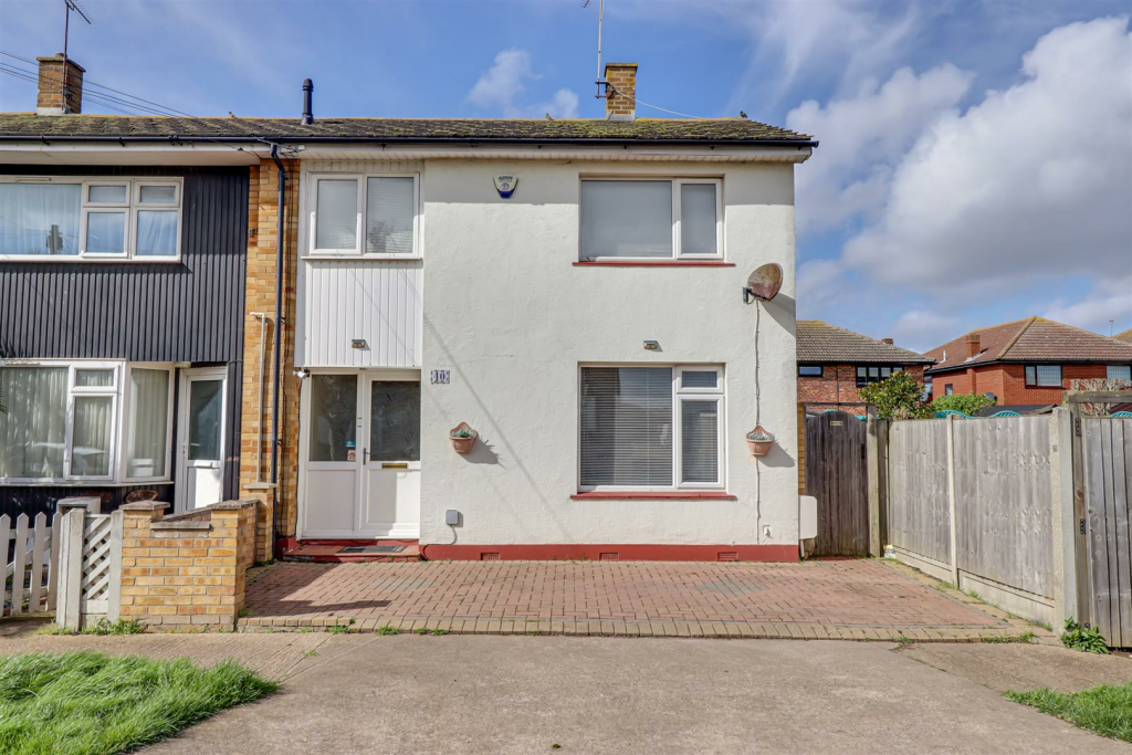 Main image of property: * PRICED TO SELL * Leigh Beck Lane, Canvey Island