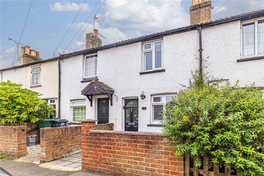 2 bedroom terraced house for sale in Breakspeare Road, Abbots Langley