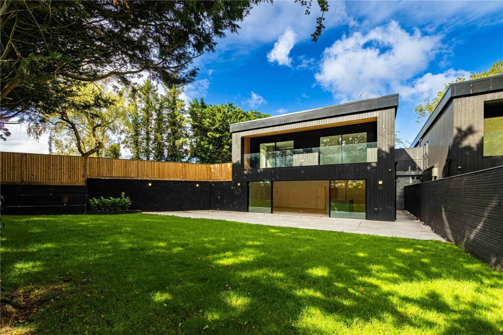 Main image of property: Fairydell Close, Kings Langley, Hertfordshire, WD4