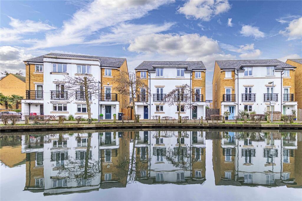 Main image of property: Grand Union Way, Kings Langley, Hertfordshire, WD4