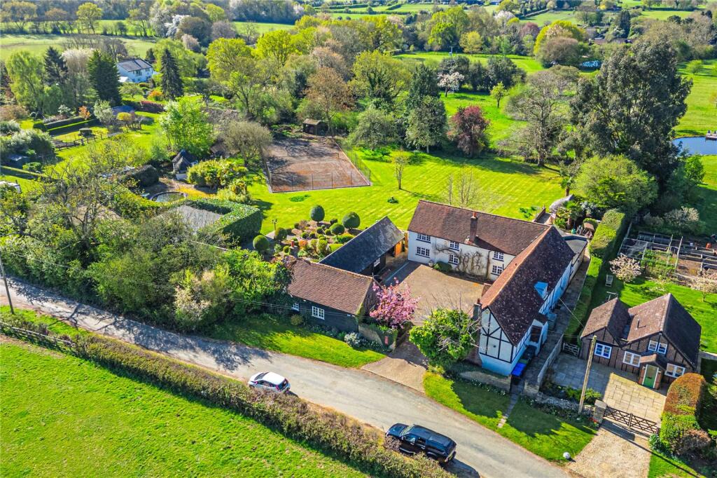 Main image of property: Venus Hill, Bovingdon, Hemel Hempstead, Hertfordshire, HP3