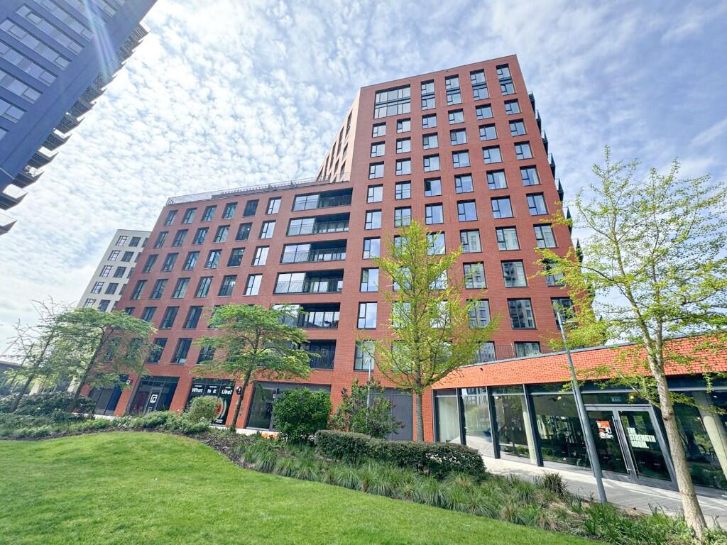 Main image of property: Botanic Square, London, E14