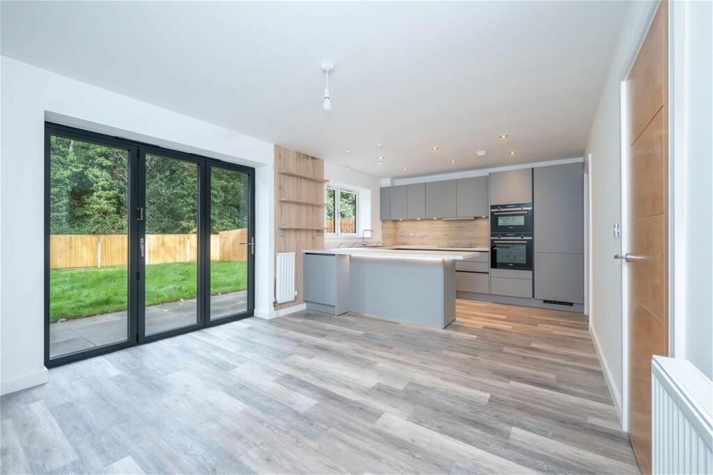 3 bedroom detached house for sale in Compton Road West, Wolverhampton, WV3