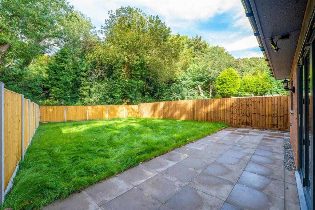 3 bedroom detached house for sale in Compton Road West, Wolverhampton, WV3