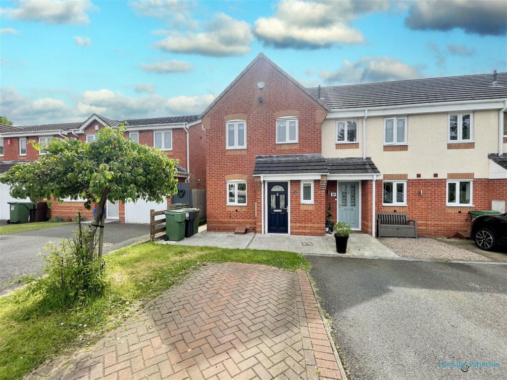 3 bedroom end of terrace house for sale in Valencia Road, Bromsgrove