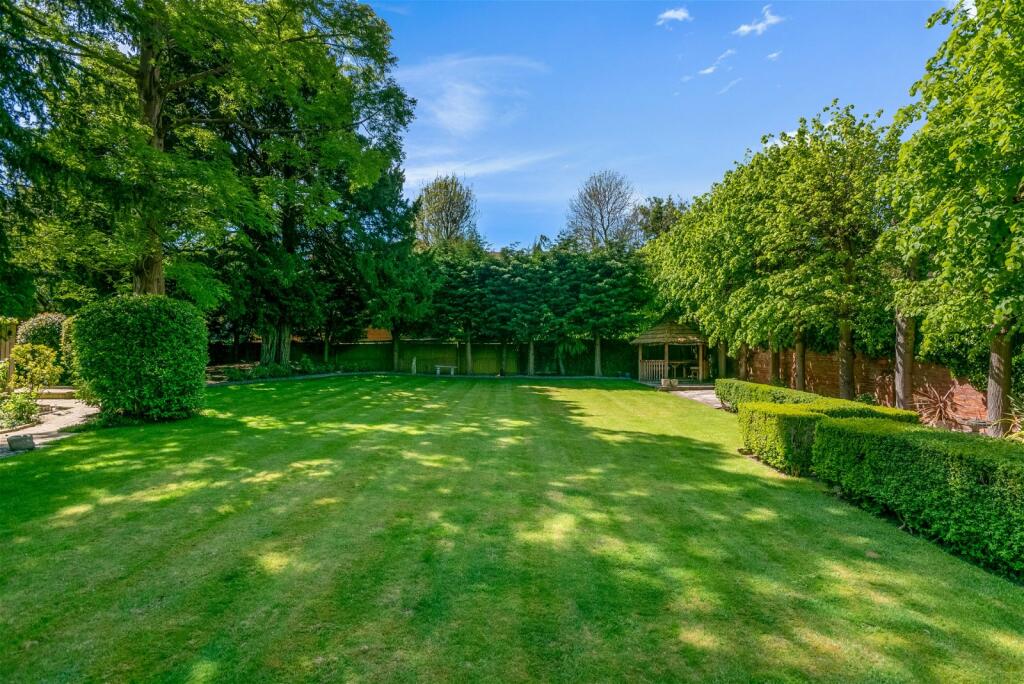 Additional property image - High Street, Henley-in-Arden, B95 5BN