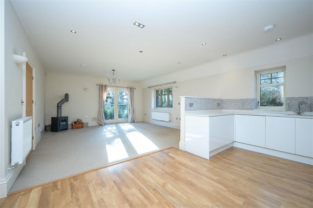 Additional property image - Stratford Road, Henley-in-arden, B95 6AE