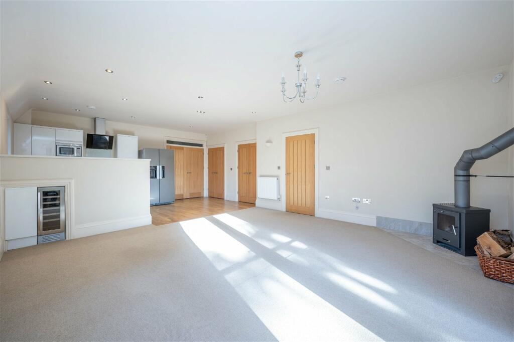 Additional property image - Stratford Road, Henley-in-arden, B95 6AE