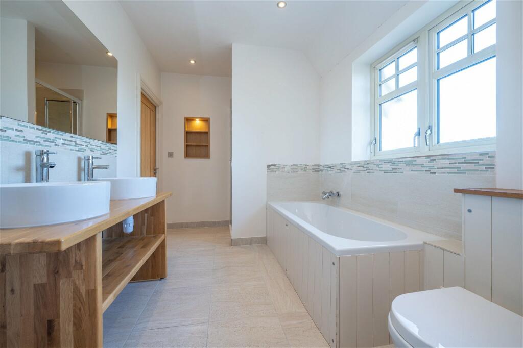 Additional property image - Stratford Road, Henley-in-arden, B95 6AE