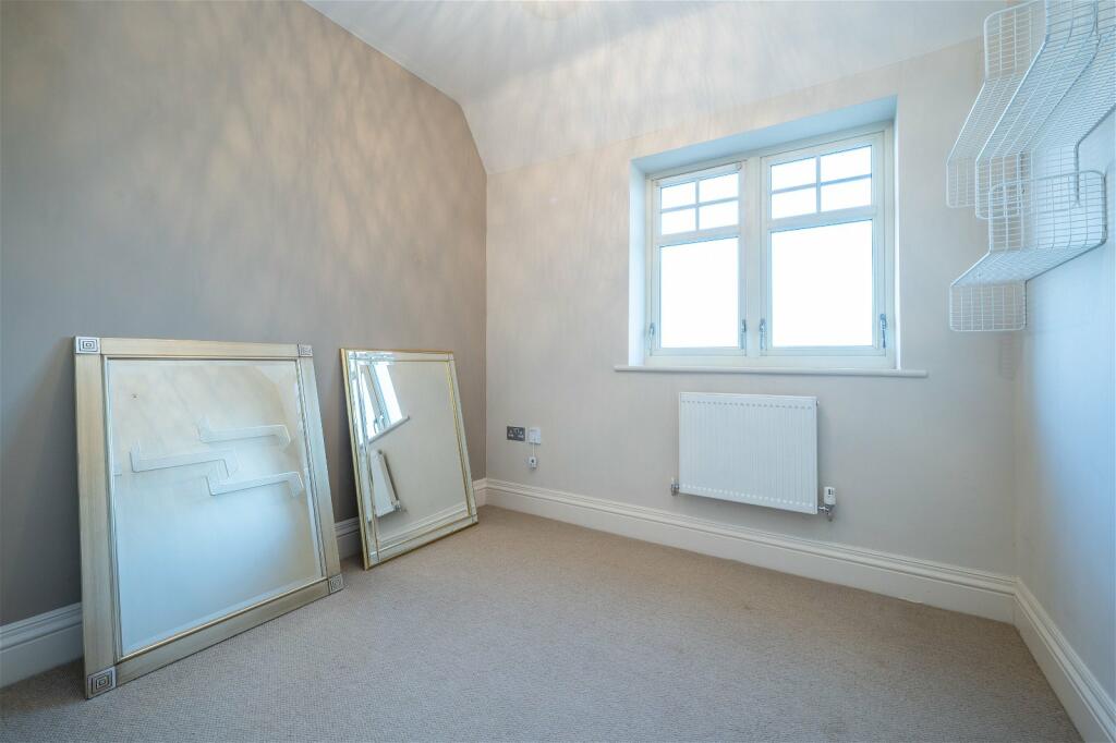 Additional property image - Stratford Road, Henley-in-arden, B95 6AE