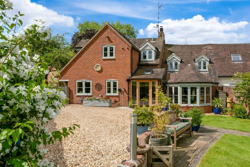 Main image of property: The Green, Snitterfield, CV37 0JG