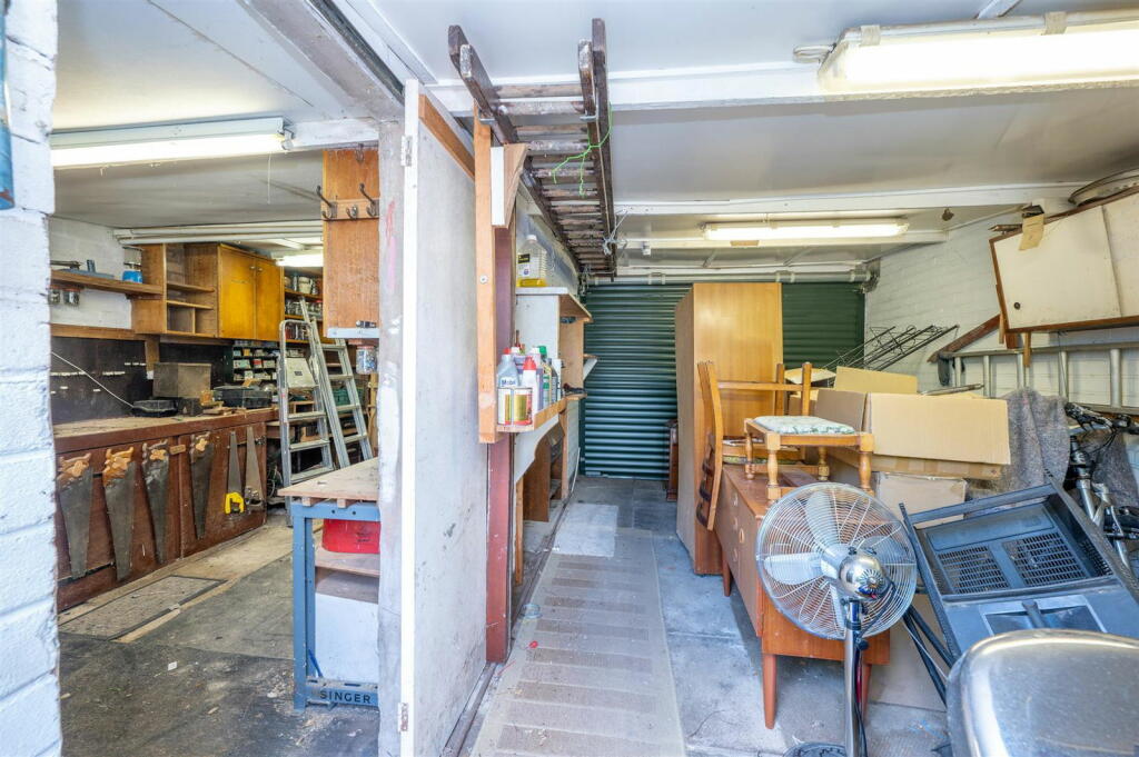 Additional property image - Pound Field, Wootton Wawen, Henley-in-arden, B95 6AQ