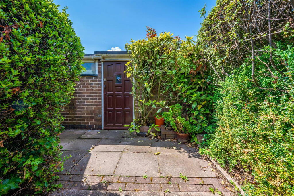 Additional property image - Pound Field, Wootton Wawen, Henley-in-arden, B95 6AQ