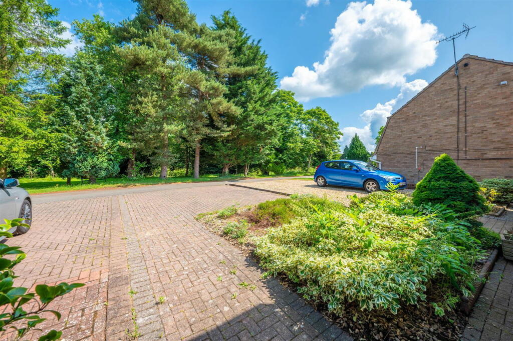 Additional property image - Pound Field, Wootton Wawen, Henley-in-arden, B95 6AQ