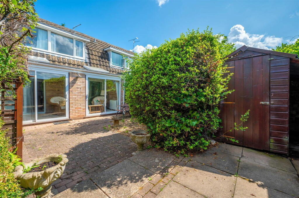 Additional property image - Pound Field, Wootton Wawen, Henley-in-arden, B95 6AQ