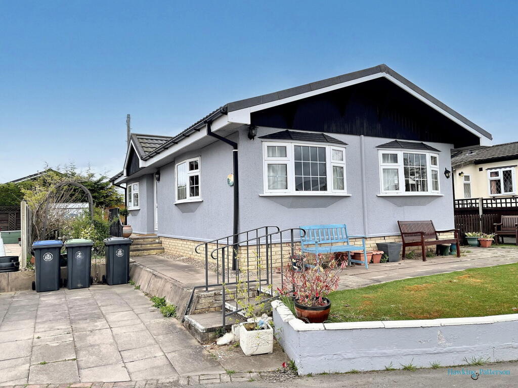 Main image of property: 39 Poplar Drive South, Wootton Hall, Wootton Wawen B95 6EF