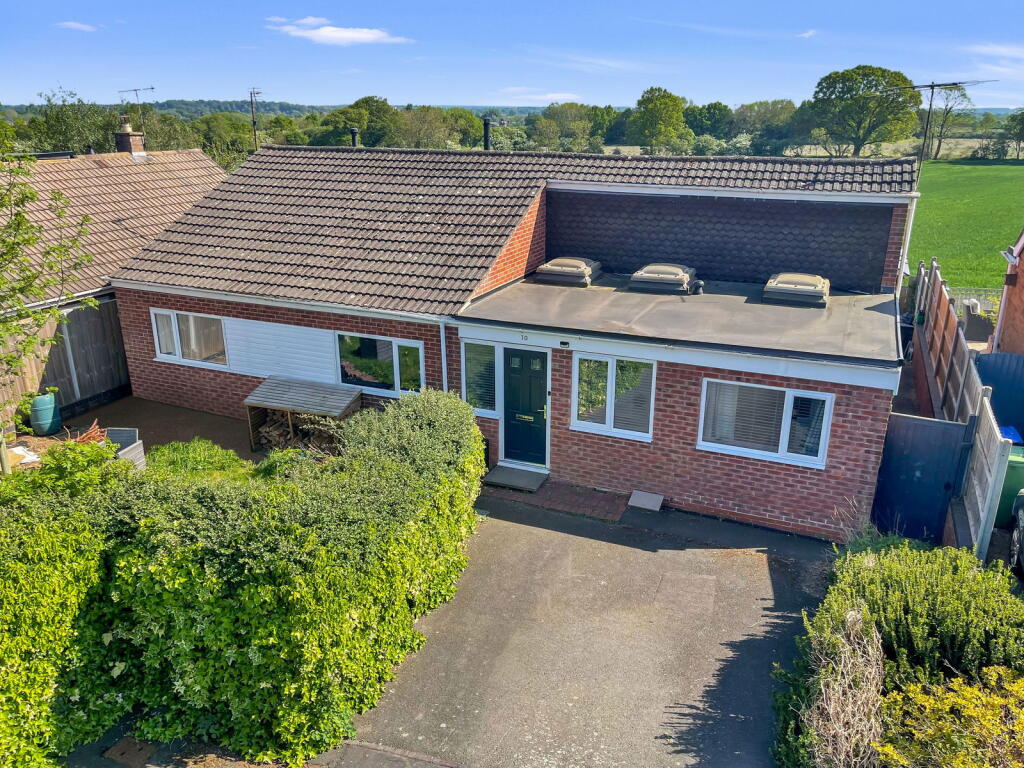 Main image of property: Clinton Avenue, Hampton Magna, Warwick, CV35 8TX