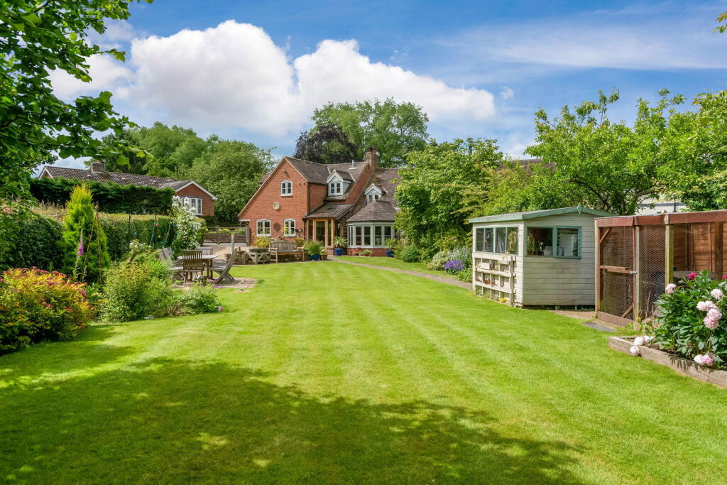 Main image of property: The Green, Snitterfield, CV37 0JG