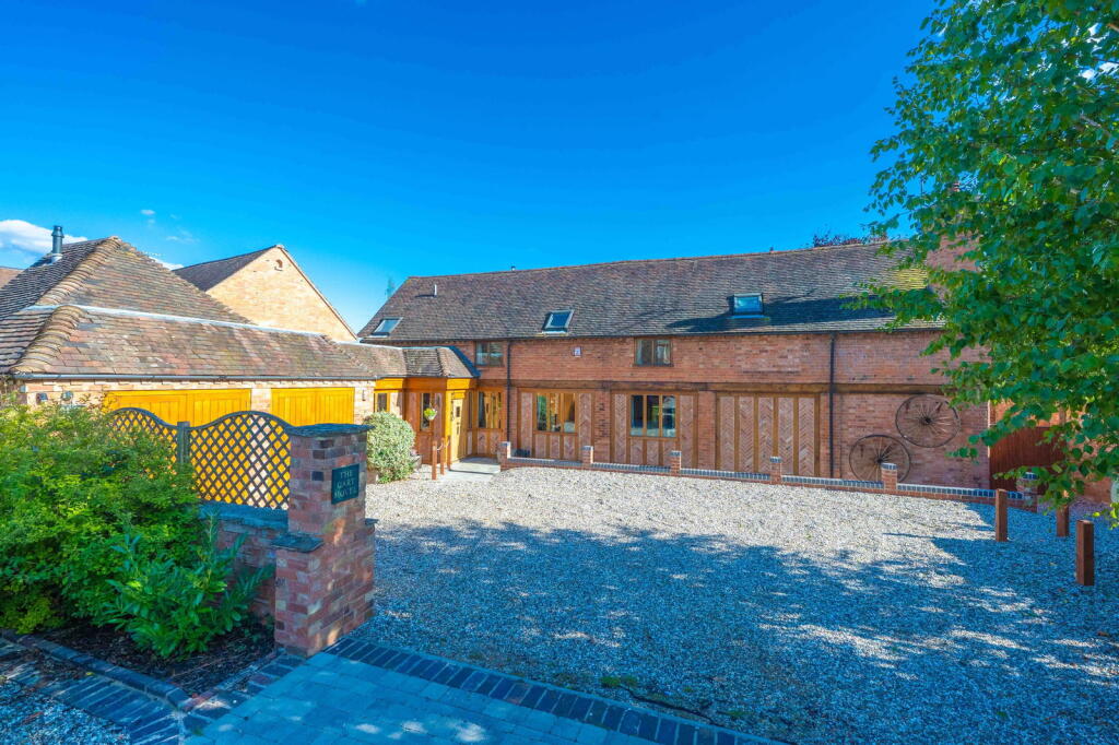 Main image of property: The Cart Hovel, Little Alne, Wootton Wawen, Henley-in-Arden, B95 6HW