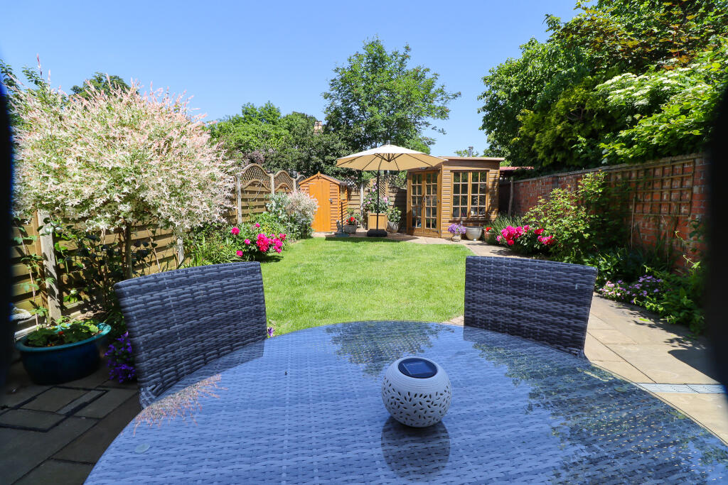 3 bedroom semidetached house for sale in Elm Drive, Offord Cluny., PE19