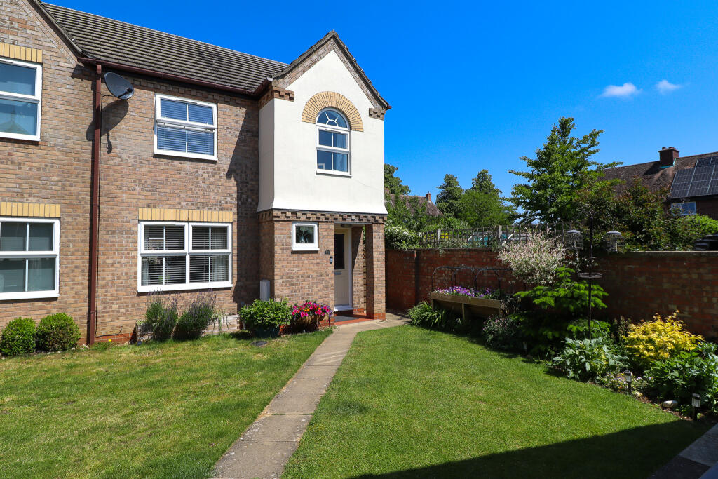 3 bedroom semidetached house for sale in Elm Drive, Offord Cluny., PE19