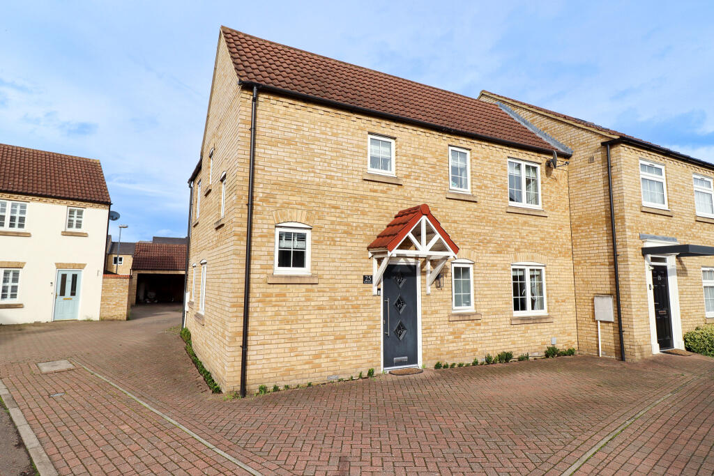 3 bedroom semidetached house for sale in Ream Close, Eynesbury, St