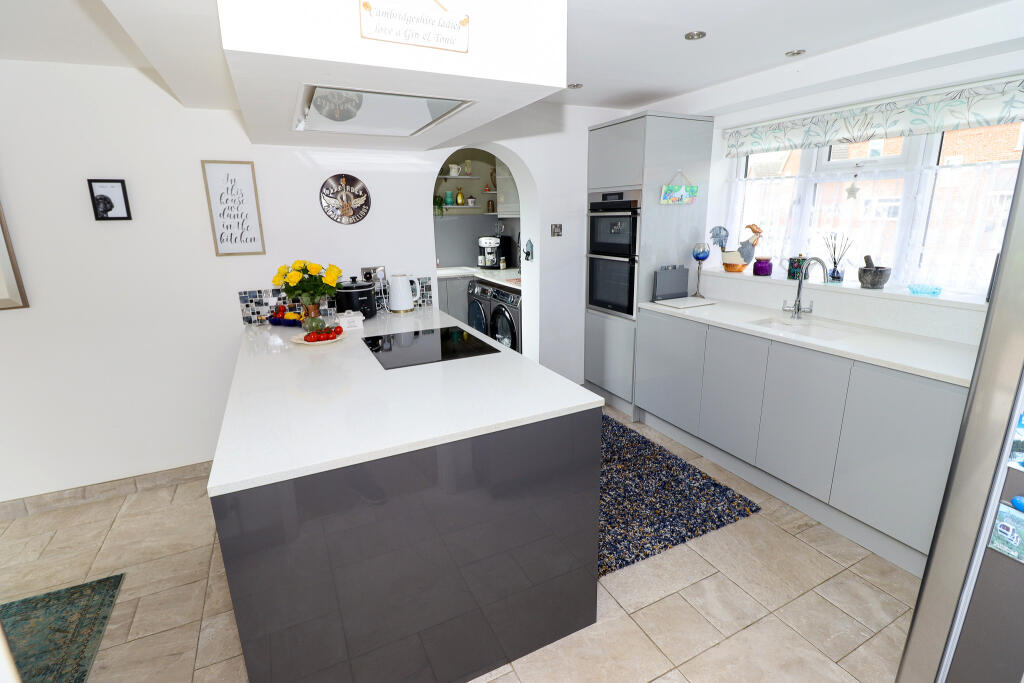 4 bedroom detached house for sale in Elm Way, Sawtry., PE28