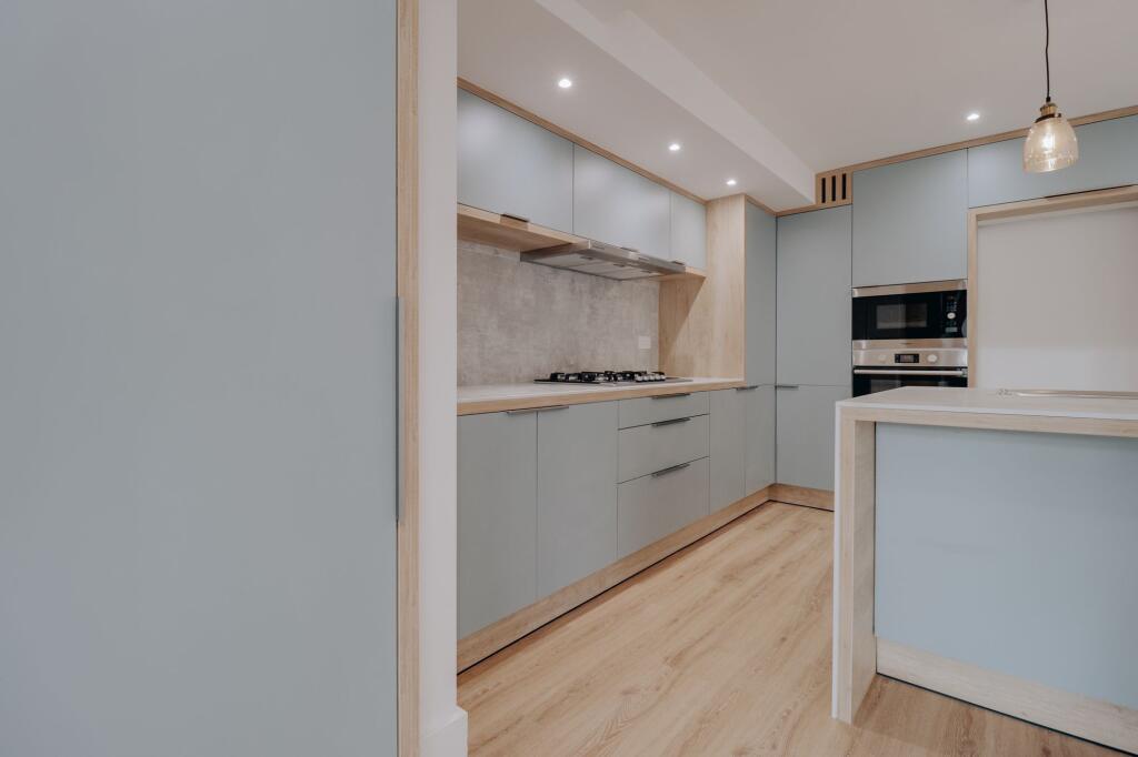 Additional property image - Hornbeams, Bricket Wood, AL2