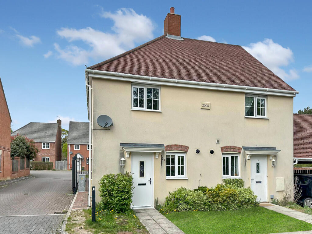 Main image of property: Collingwood Close, Salisbury, SP5 3FE