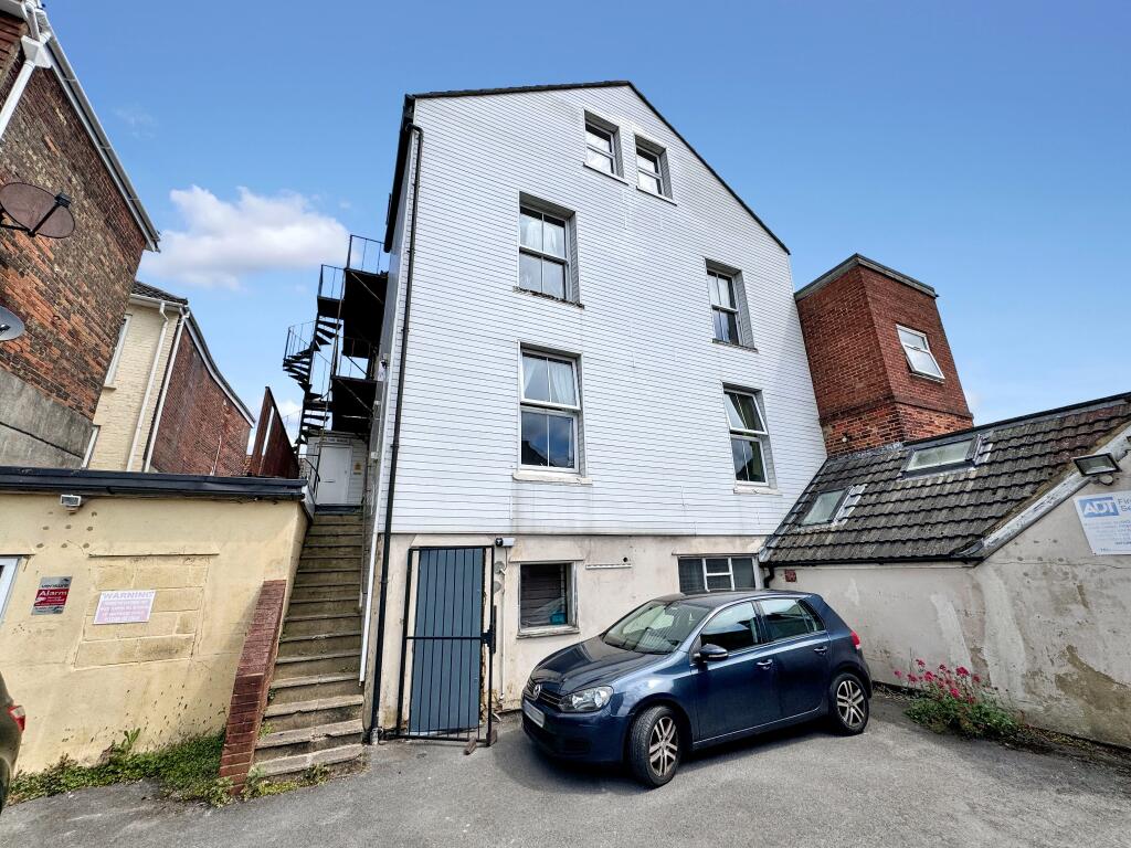 Main image of property: Fisherton Street, Salisbury, SP2 7SP