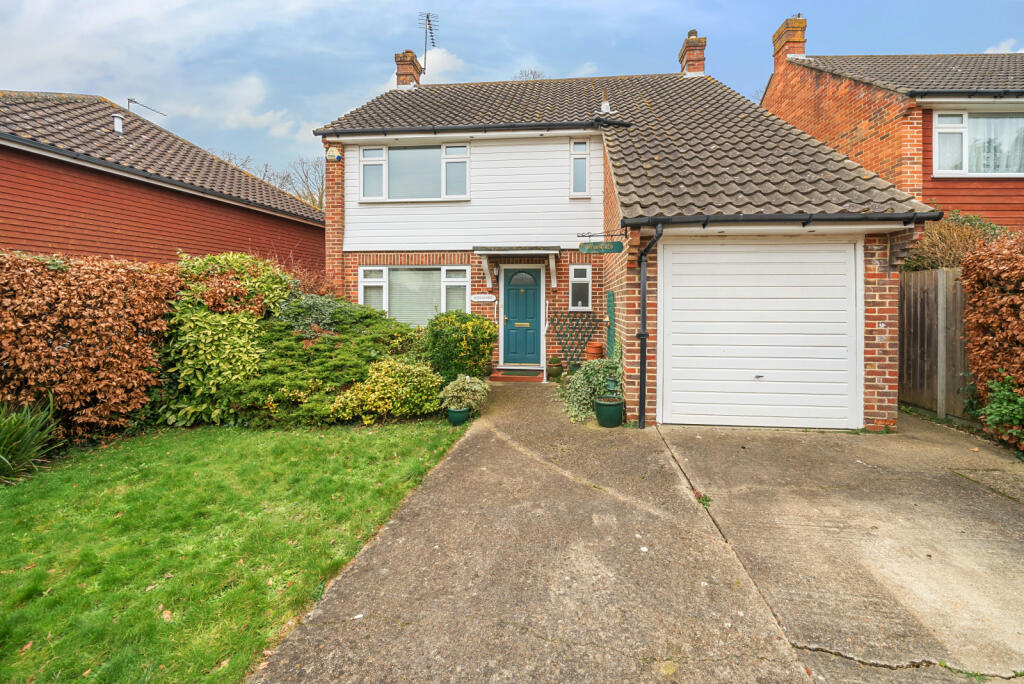 3 bedroom detached house for sale in Merrylands Road, Great Bookham, KT23