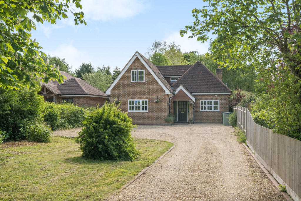 Main image of property: The Glade, Fetcham, KT22