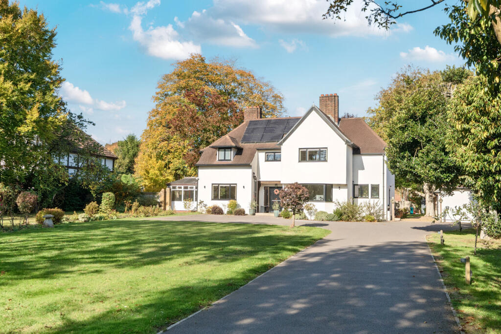 Main image of property: Guildford Road, Fetcham, KT22